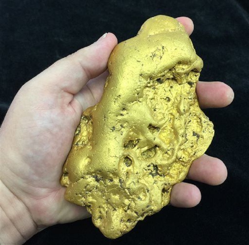 A massive 4.1KG gold nugget has been unearthed in central Victoria’s Golden Triangle, a historical region that once inspired Australia’s first Gold Rush period in the 1850s.