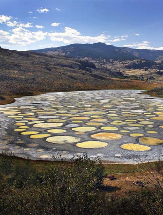 Spotted Lake, Lake Kliluk. ("Tai-wiki-widbee")