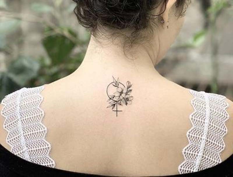 20+ most beautiful mini female back tattoo designs in 2023