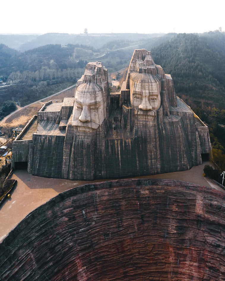 emperors yan and huang, Busts of Historical Figures