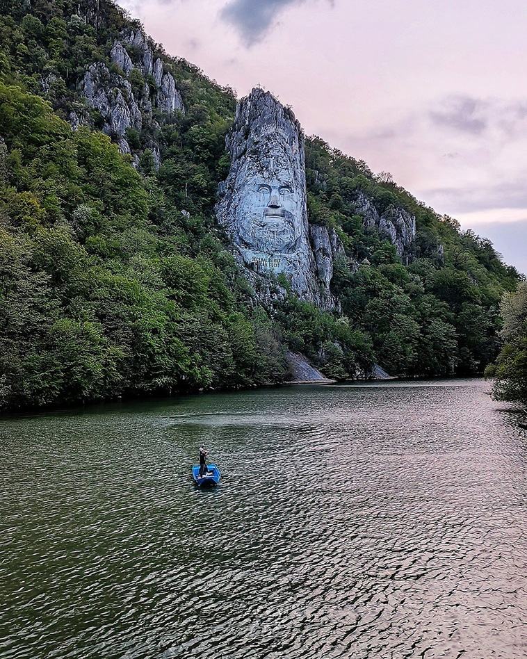 decebalus rex, Busts of Historical Figures