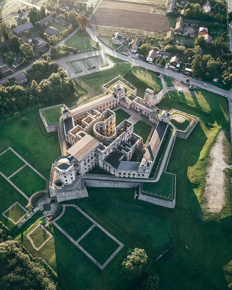 Krzyżtopór Castle