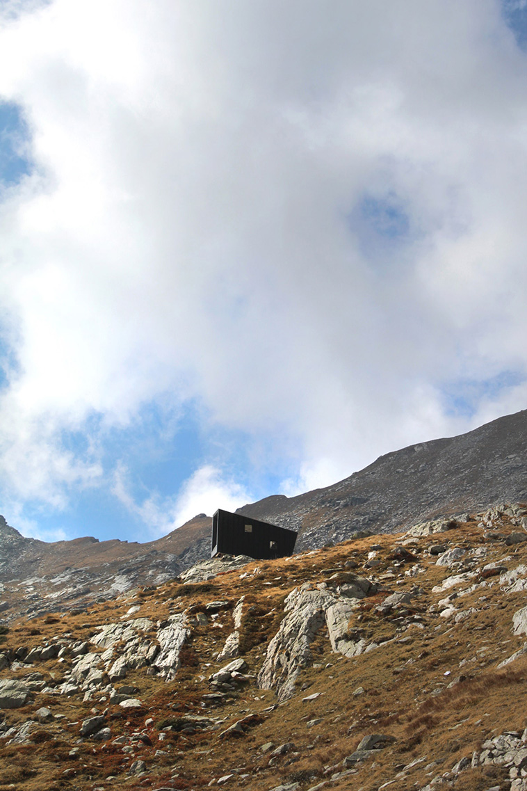 houses on cliffs