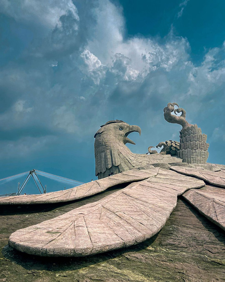 jatayu up close