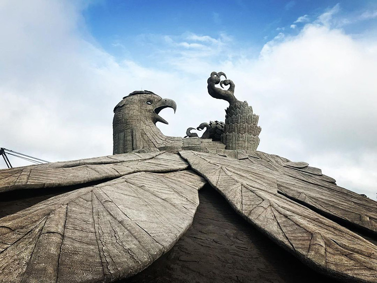 jatayu sculpture uo close