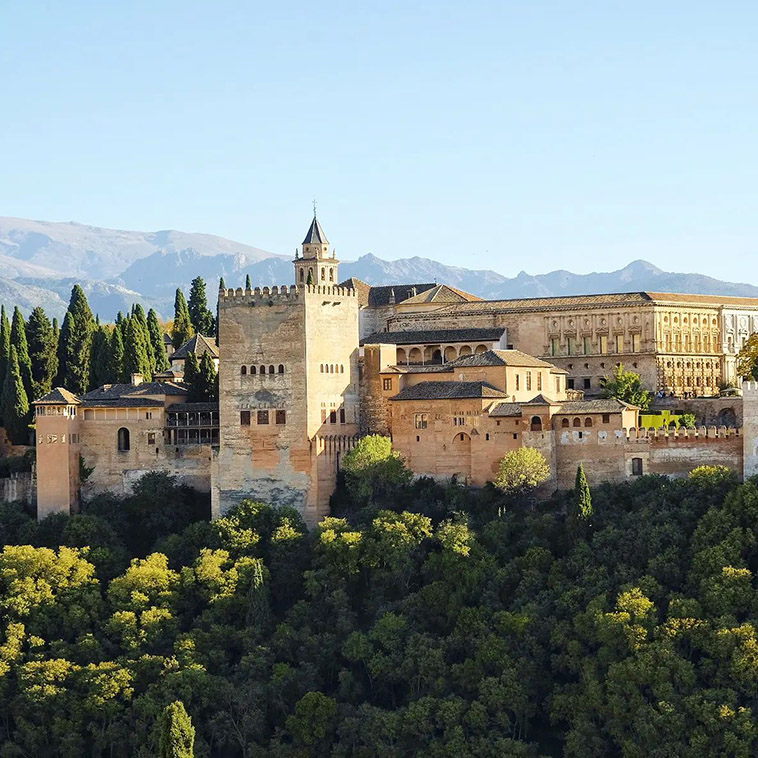 la alhambra exterior