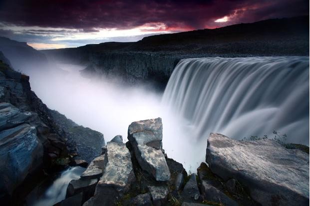 Bình minh trên Dettifoss, đông bắc Iceland.