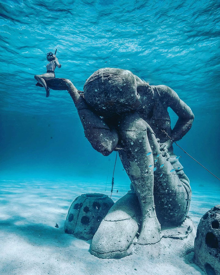 underwater sculptures