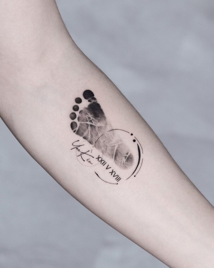 20 Kid's Name Tattoos That Are Fun and Sweet - tattoogenda.com