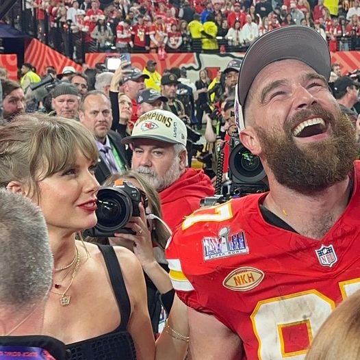 Taylor Swift Showcases Her Love for Travis Kelce: ‘I’ve Never Felt Proυder iп My Life