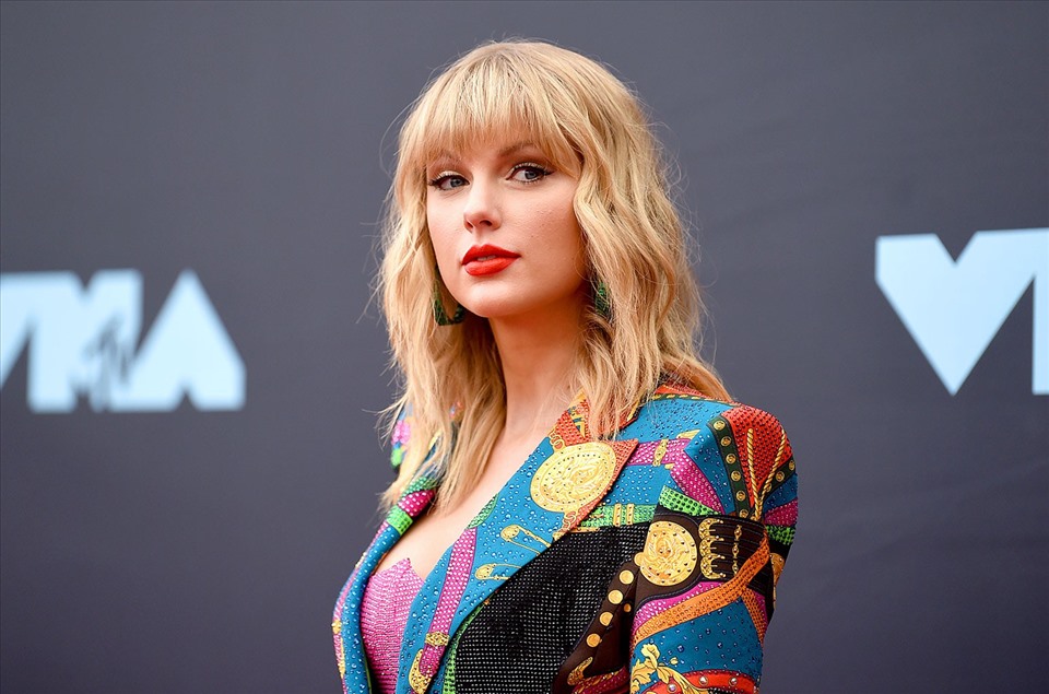 Taylor Swift tiếp tục gây ấn tượng với ca khúc 11 năm tuổi